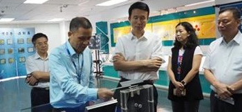 政協主席劉悅倫視察安凱微電子